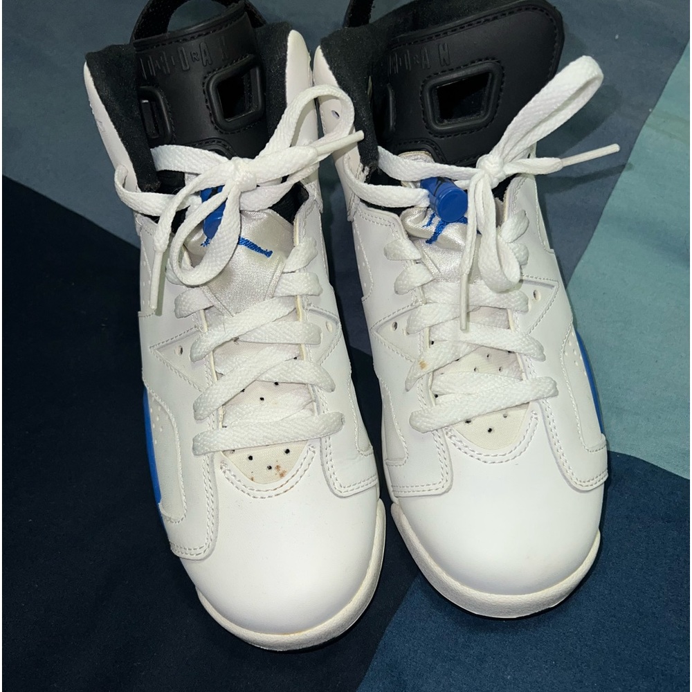 JORDAN 6 size 6.5 (gs)